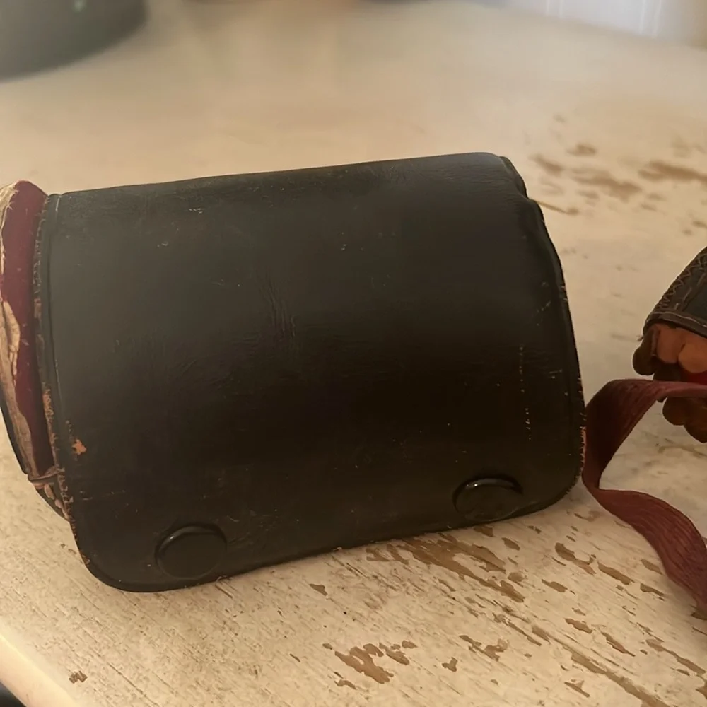 Vintage WWII Air Force pilot leather sunglasses goggles red lenses